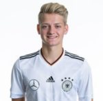 https://img.833zhiboq.com.cn/img/football/player/885db6bd0e1c1a3a3534f1c140cba769.jpg